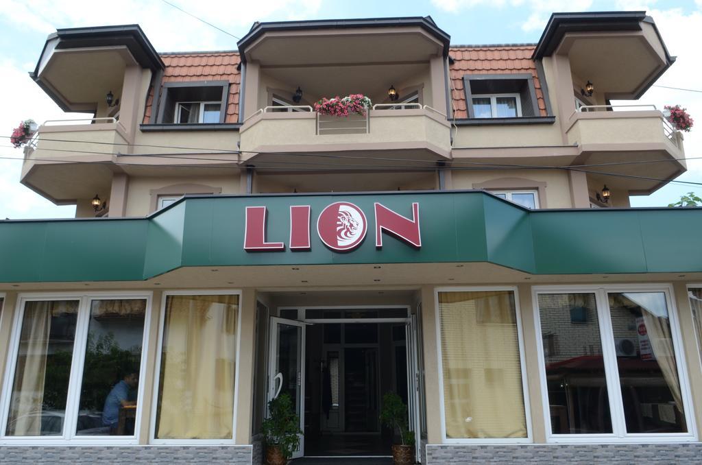 Garni Hotel Lion Jagodina Exterior photo