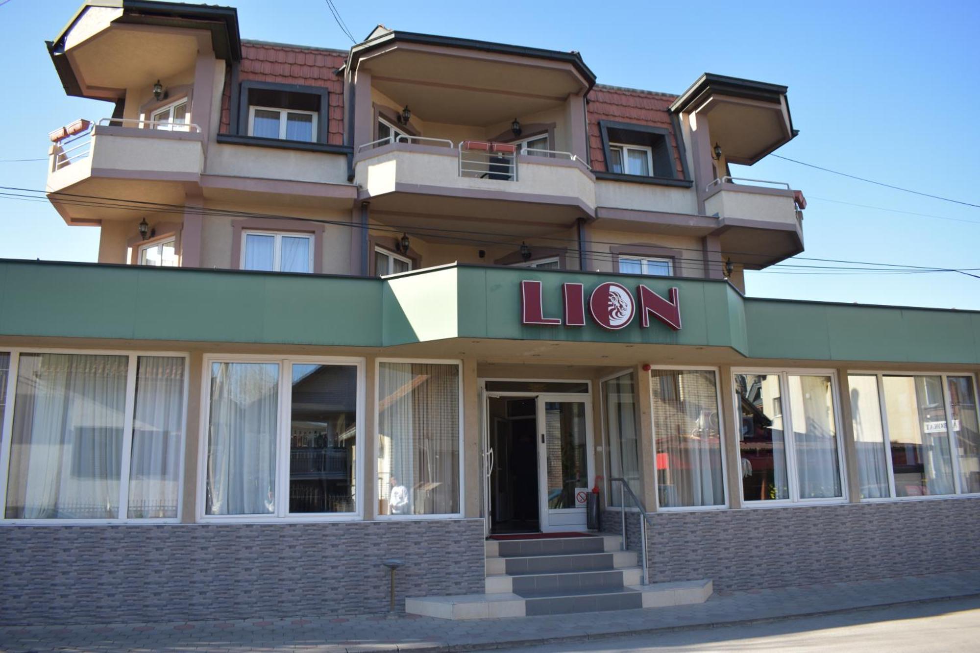 Garni Hotel Lion Jagodina Exterior photo