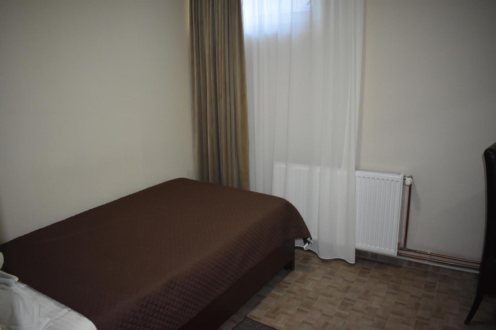 Garni Hotel Lion Jagodina Exterior photo