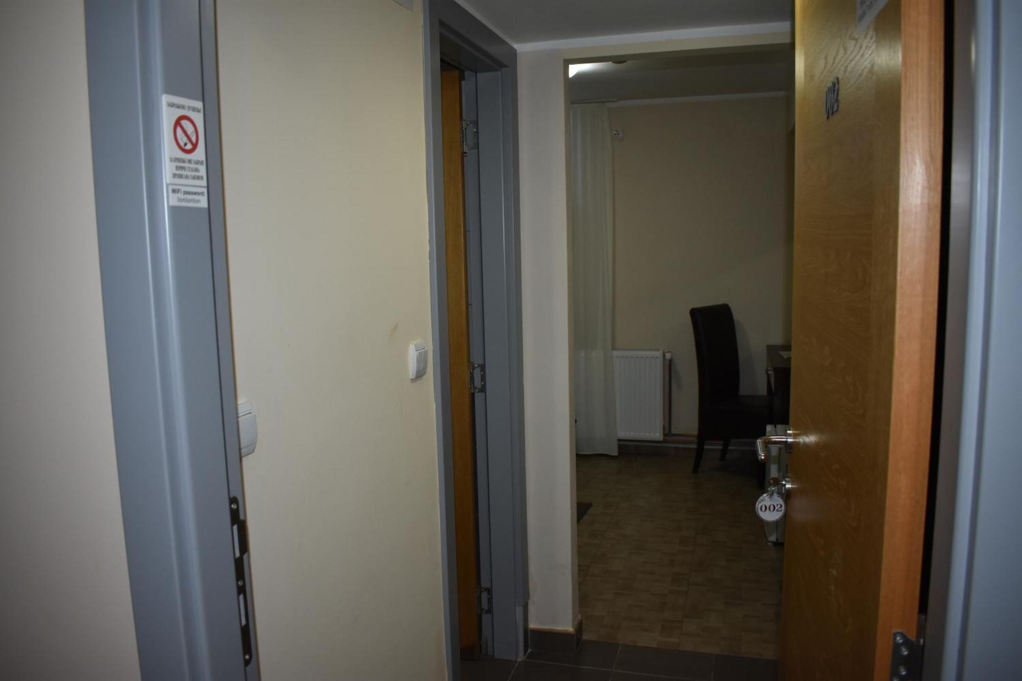 Garni Hotel Lion Jagodina Exterior photo