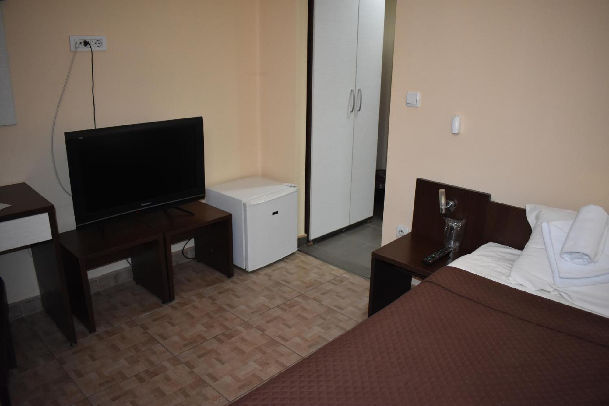 Garni Hotel Lion Jagodina Exterior photo
