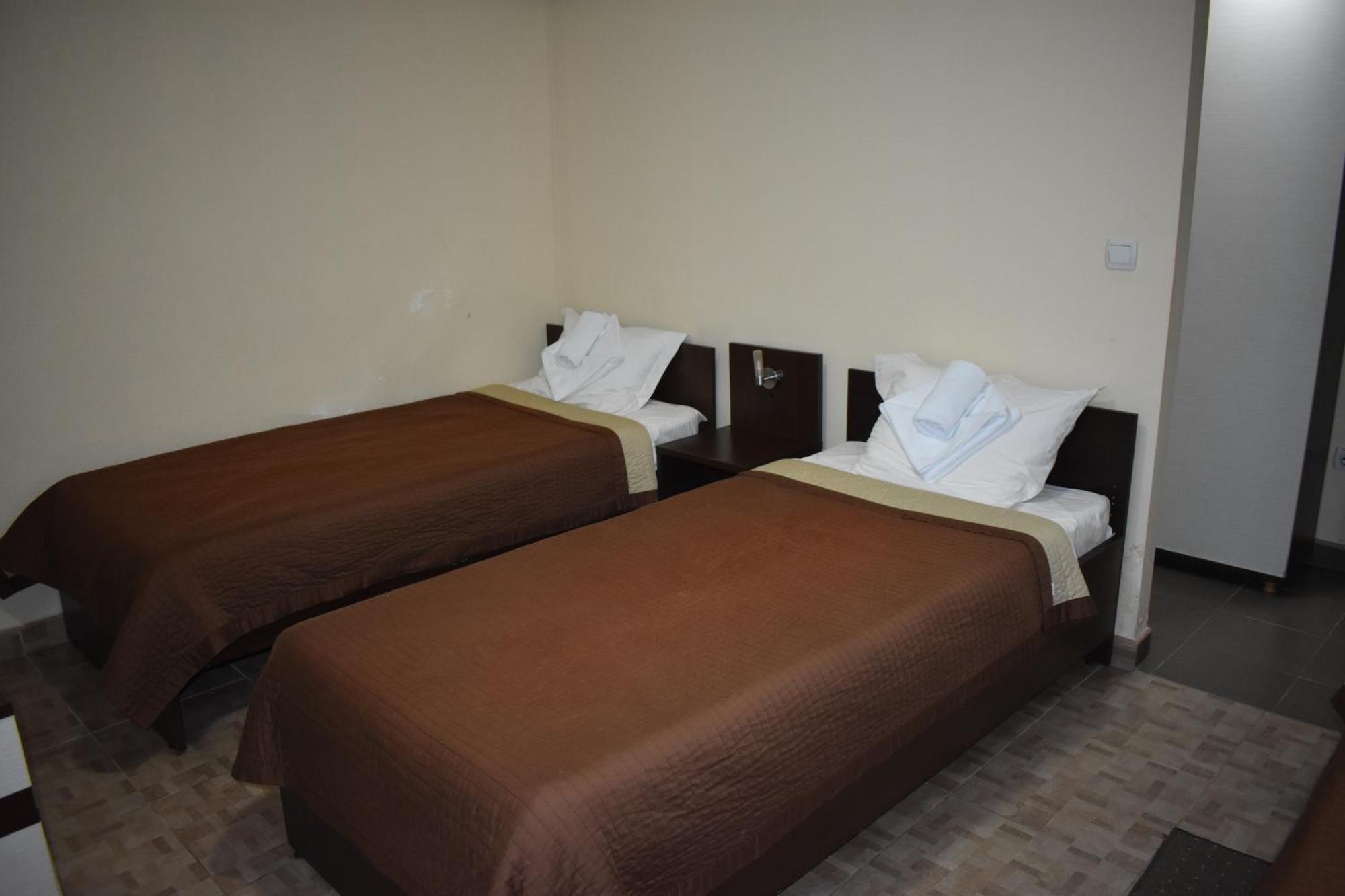 Garni Hotel Lion Jagodina Exterior photo