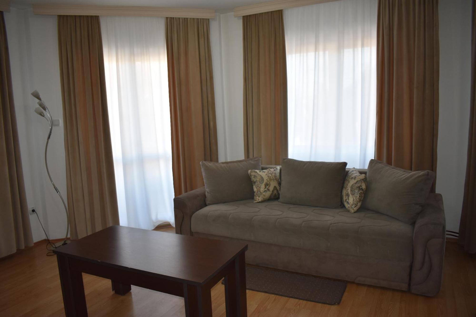Garni Hotel Lion Jagodina Exterior photo