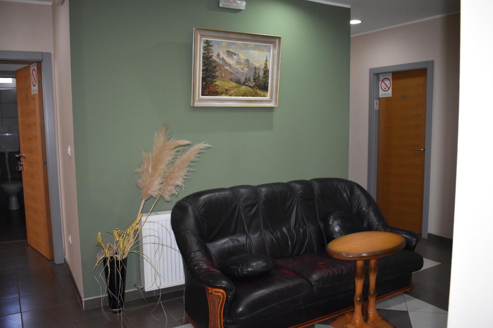 Garni Hotel Lion Jagodina Exterior photo