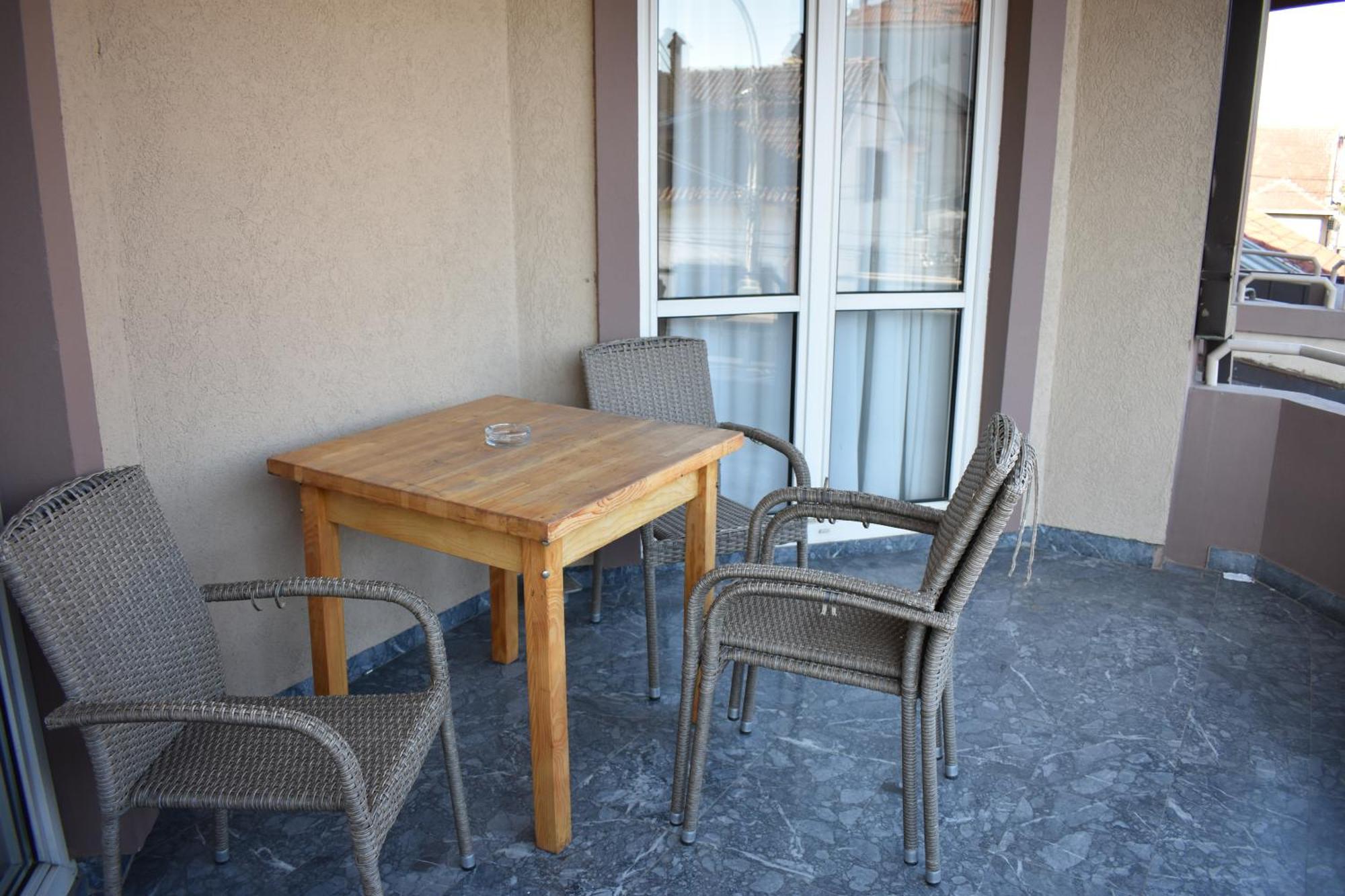 Garni Hotel Lion Jagodina Exterior photo