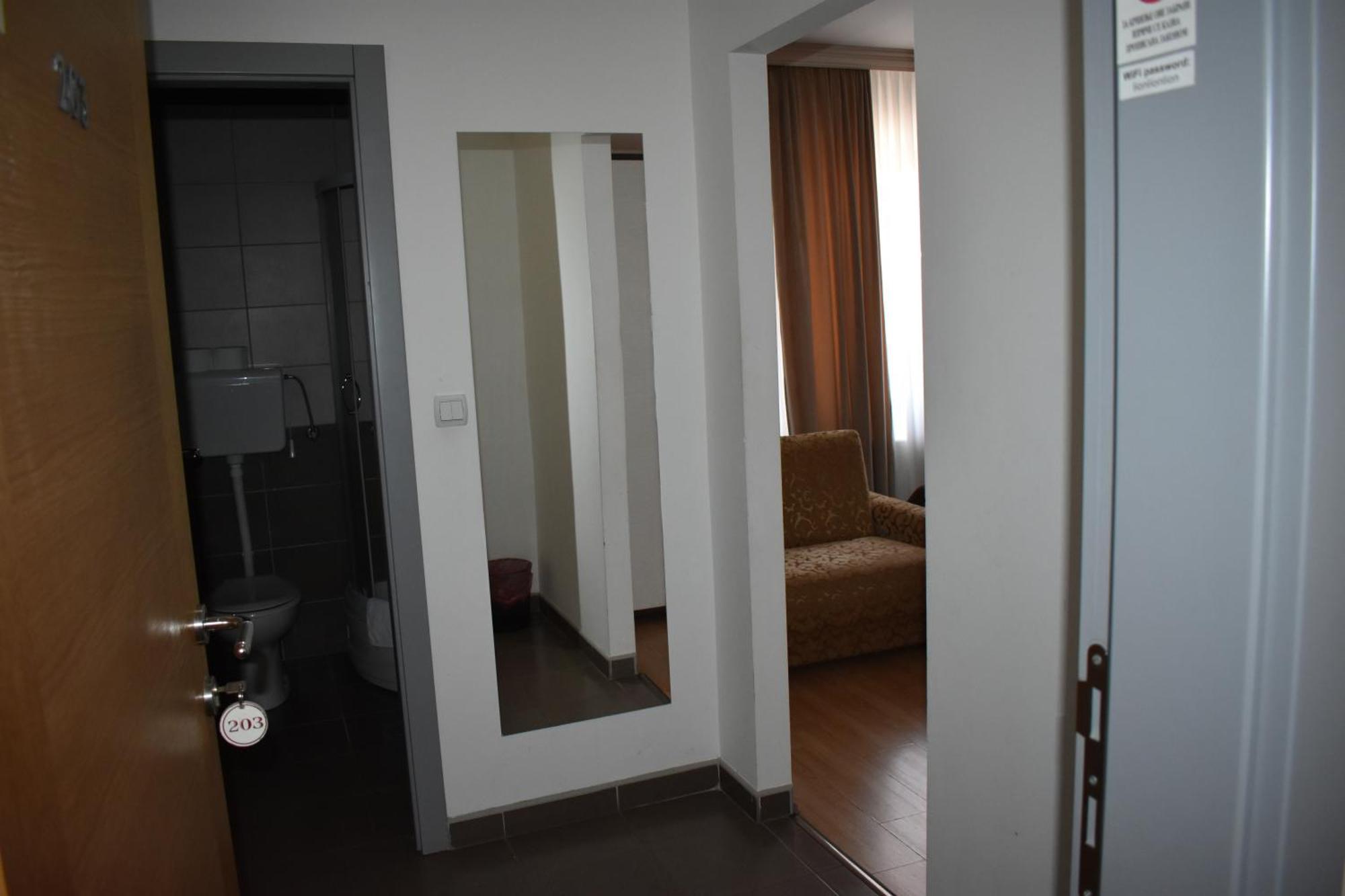Garni Hotel Lion Jagodina Exterior photo