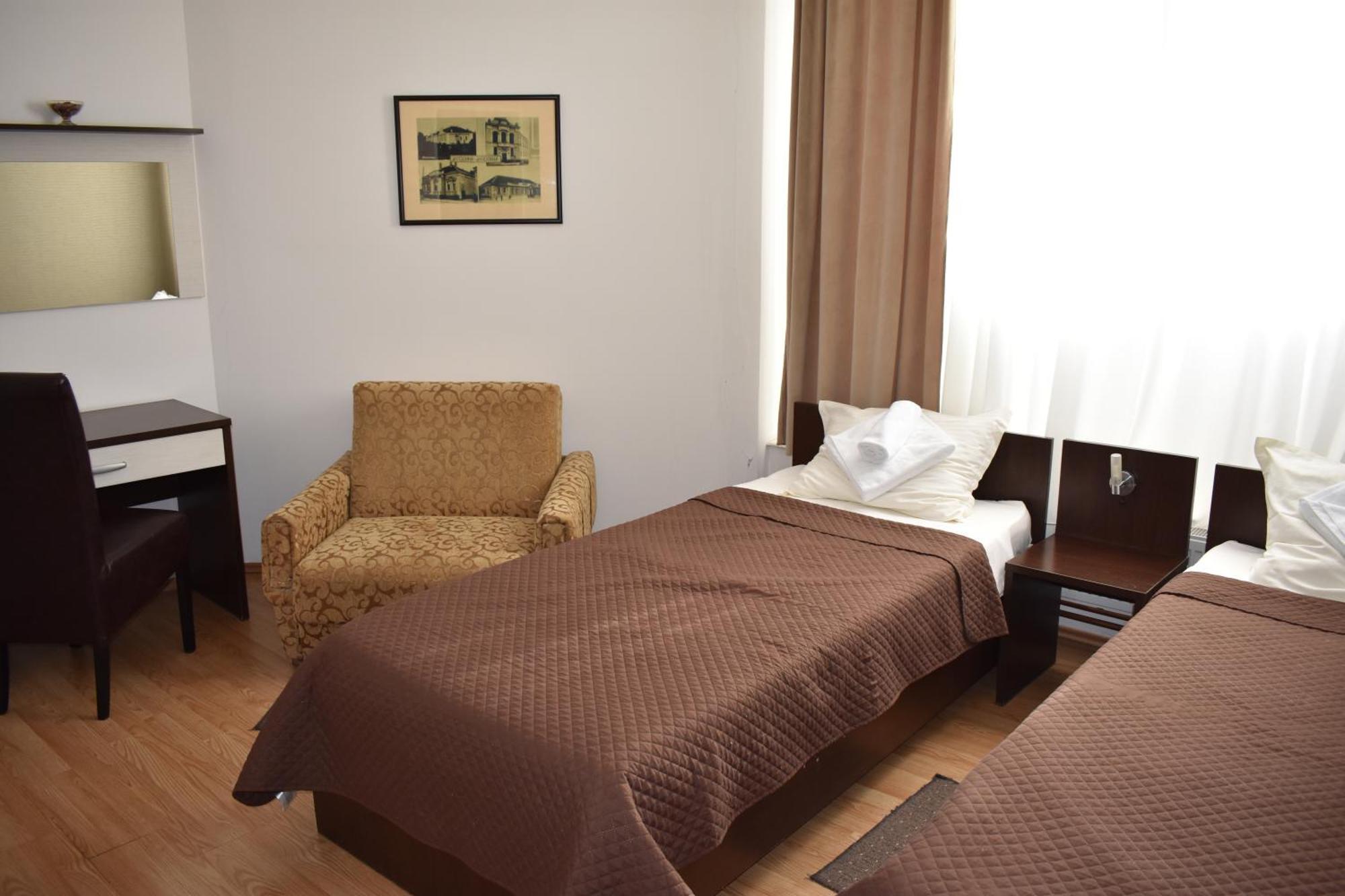 Garni Hotel Lion Jagodina Exterior photo