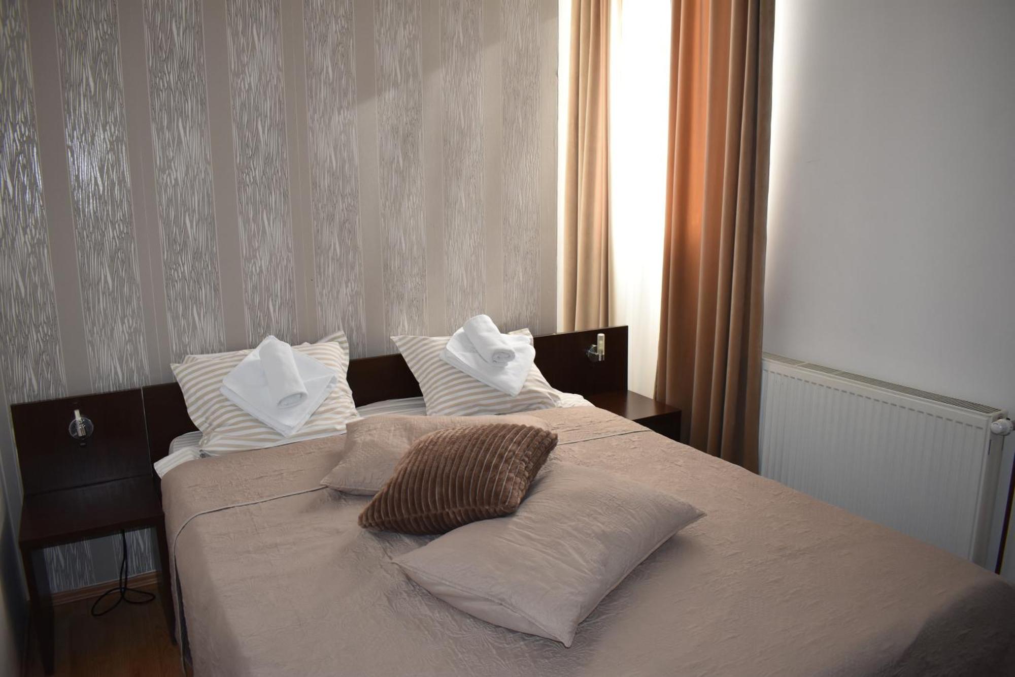 Garni Hotel Lion Jagodina Exterior photo