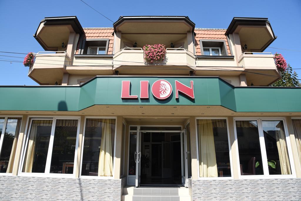 Garni Hotel Lion Jagodina Exterior photo